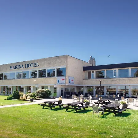 Marina Hotel 3*